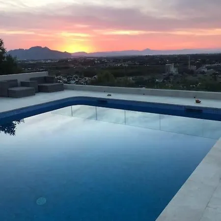 Zoo Con Vistas Al Mar, Al Castillo De Y Al Montgo Denia